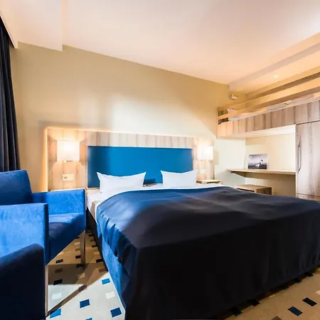 Hotel Baltic - Mit Meerwasserpool Und Thermalbad Zinnowitz